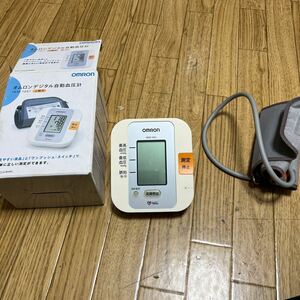 OMRON オムロン デジタル自動血圧計　HEM-7051