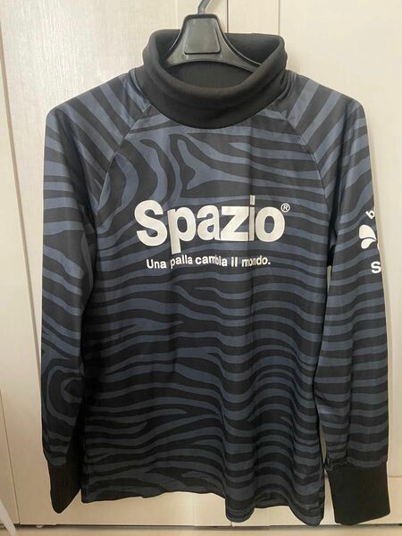 spazio　ハイネック 長袖　ブラック　サッカー　フットサル