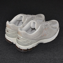 【NEW BALANCE/未使用品】M1906RFT (BEAUTY&YOUTH) US10.5 [23/10]ニューバランスＭ１９０６ＲＨＴビューティー＆ユース_画像2