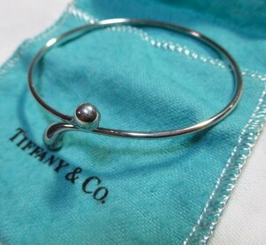 ティファニー バングル・ティアドロップ TIFFANY&Co. PERETTI ペレッティ 925　ティファニー袋入り　です。