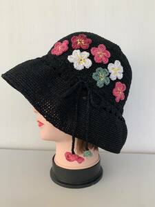 黒、大人かわいいブリム帽子、花、夏素材 ハンドメイド