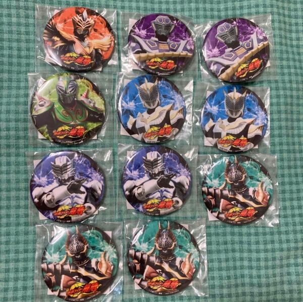 仮面ライダーザダイナー 缶バッジ 仮面ライダー龍騎 仮面ライダーベルデ 仮面ライダー王蛇 仮面ライダータイガ 仮面ライダーファム