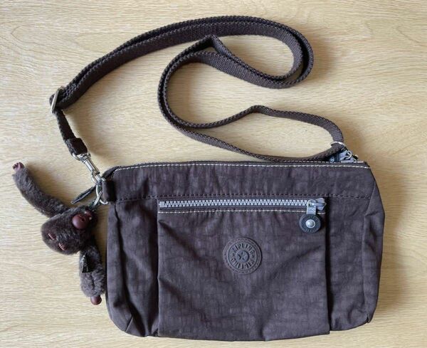 ★キプリング ナイロン ショルダーバッグ こげ茶／中古・外部美品・内部難あり／kipling・ダークブラウン・dark brown