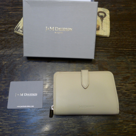 【新品】J&M DAVIDSON◆2つ折り財布/レザー/BEG/レディース/MEDIUM ZIP AROUND WALLET