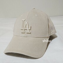 NEW ERA ニューエラ ドジャース LA コーデュロイ キャップ 帽子 ベージュ オフホワイト 白 野球 MLB ユニセックス_画像2