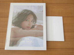 【TWICE／ツウィ】Yes,IamTzuyu.1stPhotobook (Blue ver.) 写真集　トレカ付き