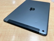 ※56246 iPad 第8世代 SIMフリー 32GB Wi-Fi＋Cellular スペースグレイ A2429 MYMH2J/A Apple タブレット USED 個人保管_画像4