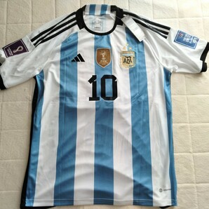 リオネル・メッシ 直筆サイン 2022 FIFAワールドカップアルゼンチン代表優勝 三つ星 メッシ 特別限定版ボックス付 証明書 レア品の画像1