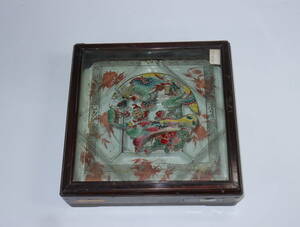 中華民国時期　赤絵花紋皿セット　9点揃え　原入れ箱付　飾り置物　中国古美術　ddc009