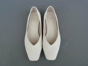 [LETALON]ruta long square V cut flat shoes ( white )24.5.