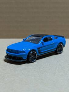 Hot Wheels ホットウィール '12 Ford Mustang Boss 302 Laguna Seca bl