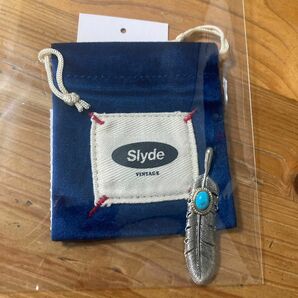 週末限定価格　スライド　slyde シルバー　フェザートップ　定価¥5280 ペンダントトップ　SV-ACC718