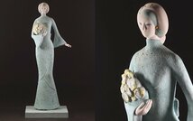 ∇花∇日展作家【日田敦子】作 某展覧会出品作 木芯桐塑創作人形「妖精のおはなし」 高さ67.5cmの大作 共箱・出品票付_画像1