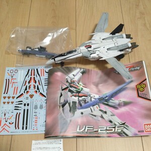 完成品 ジャンク 　1/72 マクロスF　メサイアバルキリー　アルト機　