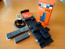 Amazon fire tv stick 第2世代 　アマゾンファイアーTV　Alexa対応音声認識リモコン　付属品完備_画像2