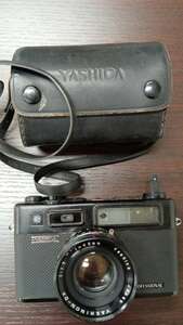 #1317C【ヤシカ　フィルムカメラ　Yashica Electro 35　外付レンズ付　後付ワイドフィルター付　動作未確認　中古】