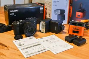 SONY α7c ボディILCE-7CL(B) ズームレンズキット 純正ストロボHVL-F46RM 純正バッテリー2個 二個同時充電バッテリーチャージャー