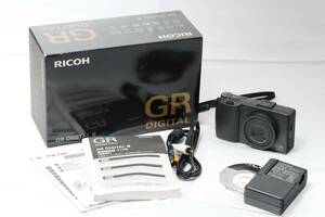 ★動作品 美品★　RICOH GR DIGITALⅢ 3 箱 充電器 ケーブル 説明書付