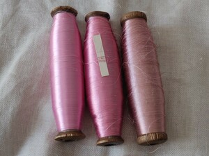 ピンク　シルク　フランス　ヴィンテージ　アンティーク　糸巻き　ボビン　木製　刺繍　裁縫道具　メルスリー　店舗什器　撮影小物　古道具