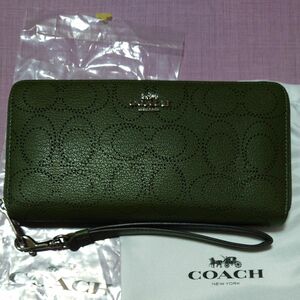 COACH　長財布　パンチング　グリーン