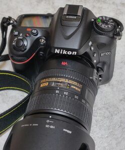 Nikon D7100 AF-S DX NIKKOR 18-200 1:3.5-5.6G ED SPEEDLIGHT SB-600