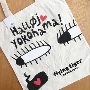 新品flying tigerギフトバッグ神奈川県 横浜限定エコバッグ★ショッパー紙袋フライングタイガー手提げ袋トートバッグ目ハート虫ショップ袋
