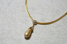 739 NINA RICCI/ニナリッチ ネックレス 海外製 ブランド ヴィンテージ アクセサリー アンティーク ゴールドカラー ペンダント 装飾品_画像2