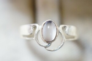 999 天然ムーンストーン リング 指輪 ヴィンテージ アクセサリー SILVER 925刻印 アンティーク 天然石 色石 宝石 カラーストーン 装飾品