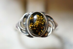 1393 海外製 天然琥珀 リング 指輪 ヴィンテージ アクセサリー SILVER 925刻印 天然石 カラーストーン アンバー コハク アンティーク