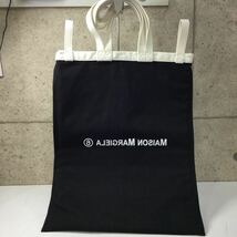 ◎【MM⑥/Maison Margiela】トートバッグ ビックサイズ T8013 マルジェラ ユニセックス 新品未使用品 ブラック ホワイト ブランドバッグ_画像1