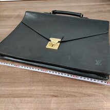 LOUIS VUITTON ルイ ヴィトン 　M54412 セルヴィエット アンバサダー 　エピ 　 ブラック 　黒 　ブリーフケース_画像5