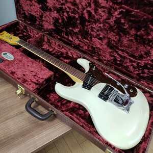 Mosrite　モズライト　 USA 　The Ventures Model 　ベンチャーズモデル 　Pearl White　ハードケース入　パールホワイト