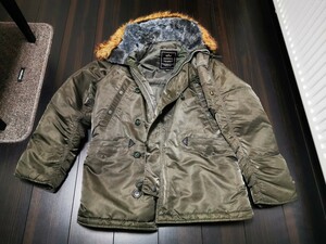 ALPHA INDUSTRIES フライトジャケット