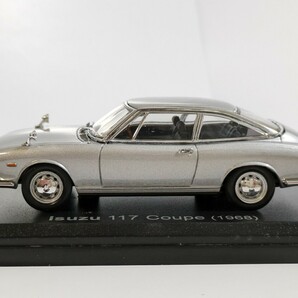 アシェット 国産名車コレクション 1/43 いすゞ 117クーペ 1968の画像4