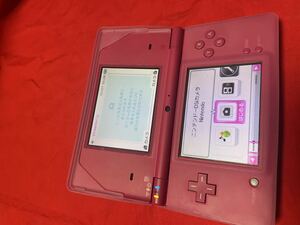 【中古美品】ニンテンドー 任天堂 DSi ゲーム機 充電ケーブル 軟質ジュラコン専用ケースあり　人気ソフト付き