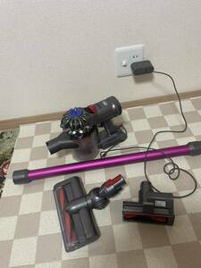 【中古美品】dyson V7 Motorhead SV11 ENT 稼働中古良品セット　バッテリー良好　実測　21 ～