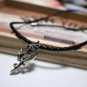 Удачи, Guardian Cute Dragon Motion Collece Silver 925 Ожерелье Новый продукт с быстрой цепочкой доставки Y0936