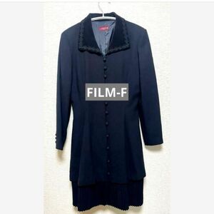 FILM-F コート　黒　裾プリーツ　襟刺繍 ブラック 長袖