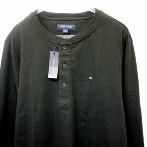 新品 トミーヒルフィガー ヘンリーネック 長袖Tシャツ (L) ブラック ロンT カットソー 刺繍ロゴ TOMMY HILFIGER USAモデル /aa95の画像2