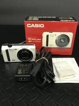 D131★CASIO カシオ EX-ZR300 コンパクトデジタルカメラ EXILIM 24ｍｍ f=4.24-53.0ｍｍ 1：3.0-5.9 デジカメ 【動作確認済み】_画像1