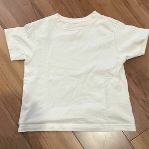 GUの白・無地のTシャツ