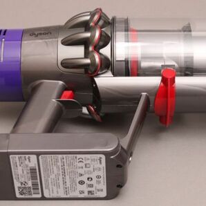 良品 ダイソン dyson Cyclone V10 Fluffy SV12 コードレスクリーナー 掃除機 ハンディクリーナー サイクロン式 軽量 ＃140〇653/b.cの画像4