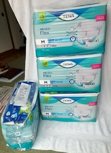 ☆即決☆TENA介護用品 大人用紙おむつ TENA FLEX M PLUS 30枚入り3パックとオマケ付き☆