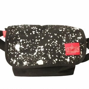 マンハッタンポーテージ Manhattan Portage ショルダーバッグ 斜め掛けバッグ 肩掛けバッグ ペイント柄 黒 白 ブラック ホワイト IBO48