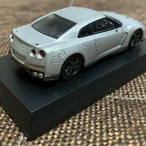 【破損品】京商(Kyosyo) 1/64 ニッサン(NISSAN) GT-R シルバー ミニカー ホビーの画像2