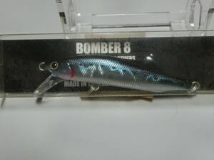 新品　ＢＯＭＢＥＲ８　レア物　早巻き対応 　サゴシ　シーバス　青物