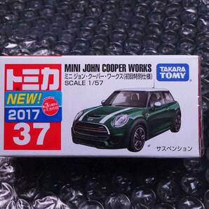 【新品】トミカ 3７『ミニ ジョン・クーパー・ワークス (初回特別仕様)』新車シール付き2017年 ミニクーパの画像2