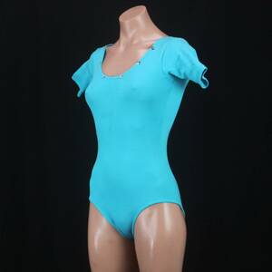K9743★ナイロン100％ 水色のレオタード 半袖 シルビア 女子 レディースM きらきら スパンコール シルバー バレエ 体操 ダンス 練習着 衣装