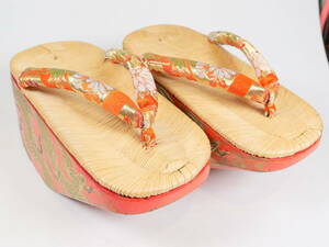  secondhand goods * kimono small articles The Seven-Five-Three Festival for .... geta wooden bell 19cm