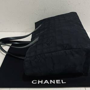 CHANEL ★ 極上美品 シャネル ニュートラベルライン 黒 トートMM レザー ブラック バッグの画像4